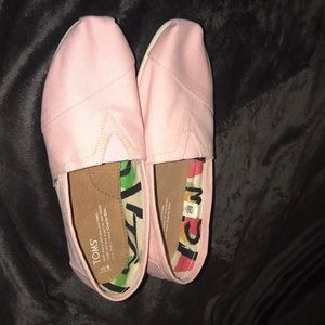 Toms Pink Icing Women’s Classic Canvas!!!